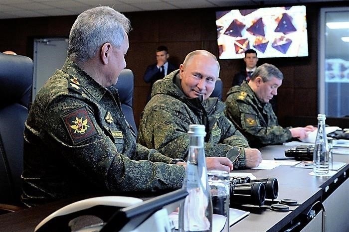 Взаимодействие Верховного Главнокомандующего РФ с другими руководящими структурами